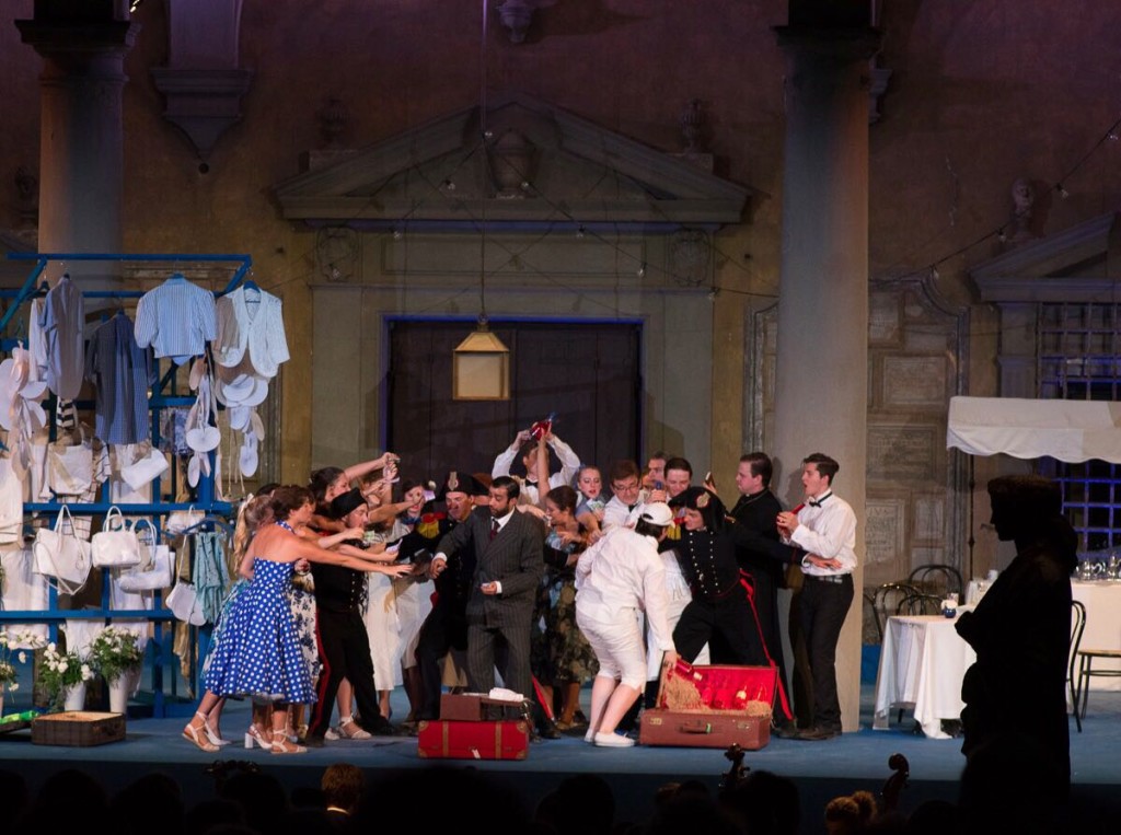 2017-08-31-Una scena de L'Elisir d'amore-Foto Corsini.events Group