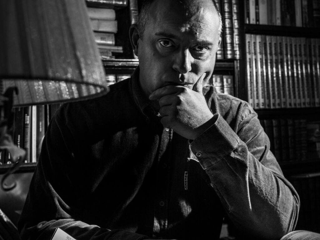 Primo piano dell'alter ego Atefilos C. Matrenco, contesto per l'articolo Conversazione sul fascismo.